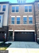 Building Photo - 12711 Cricket Song Wy