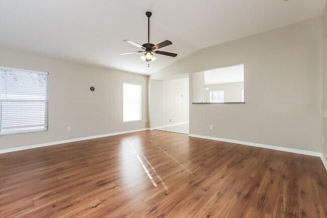 Foto del edificio - 2126 Hunters Greene Dr