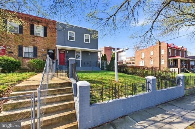 Foto del edificio - 4029 Grant St NE