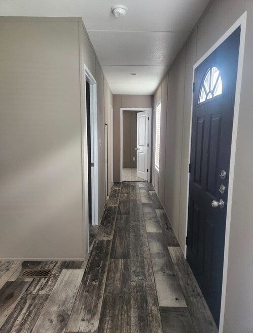 Building Photo - 150 Tonkawa Trl