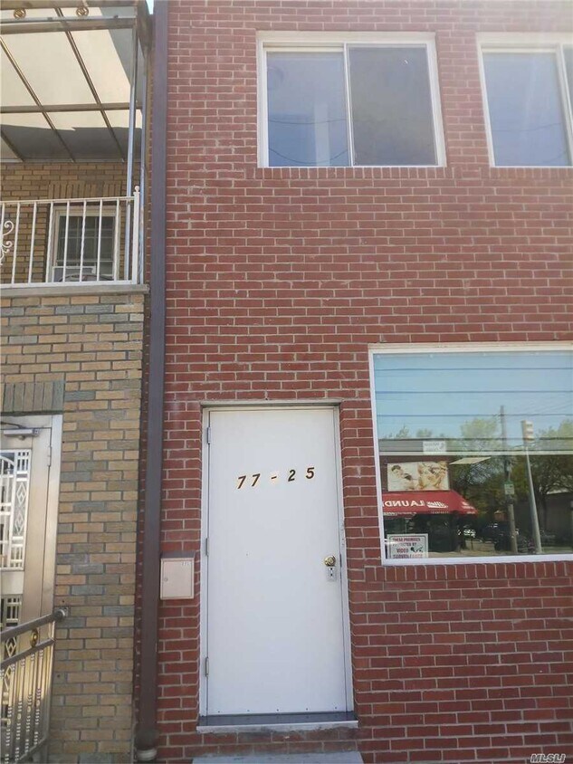 Primary Photo - 77-25-77164 164th St