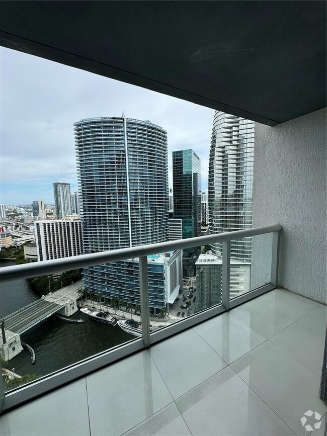 Building Photo - 465 Brickell Ave