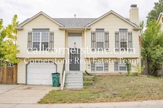 Building Photo - 2570 Clarendon Dr