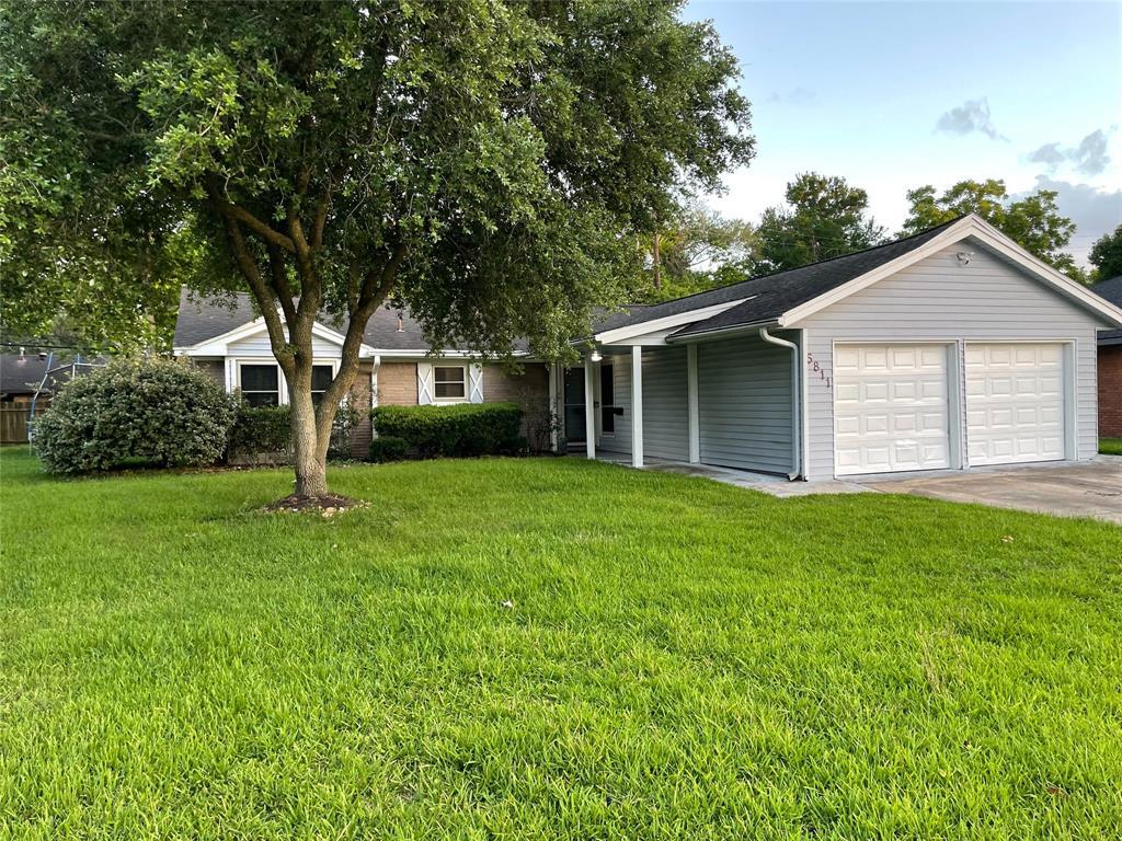 Foto principal - 5811 Sheringham St