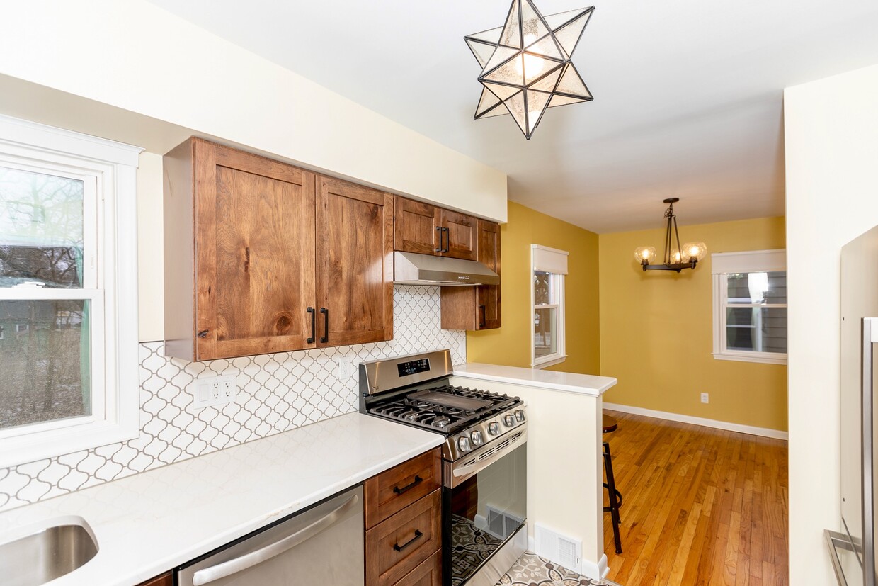Photo - 1006 Brooks St (Ann Arbor, MI)