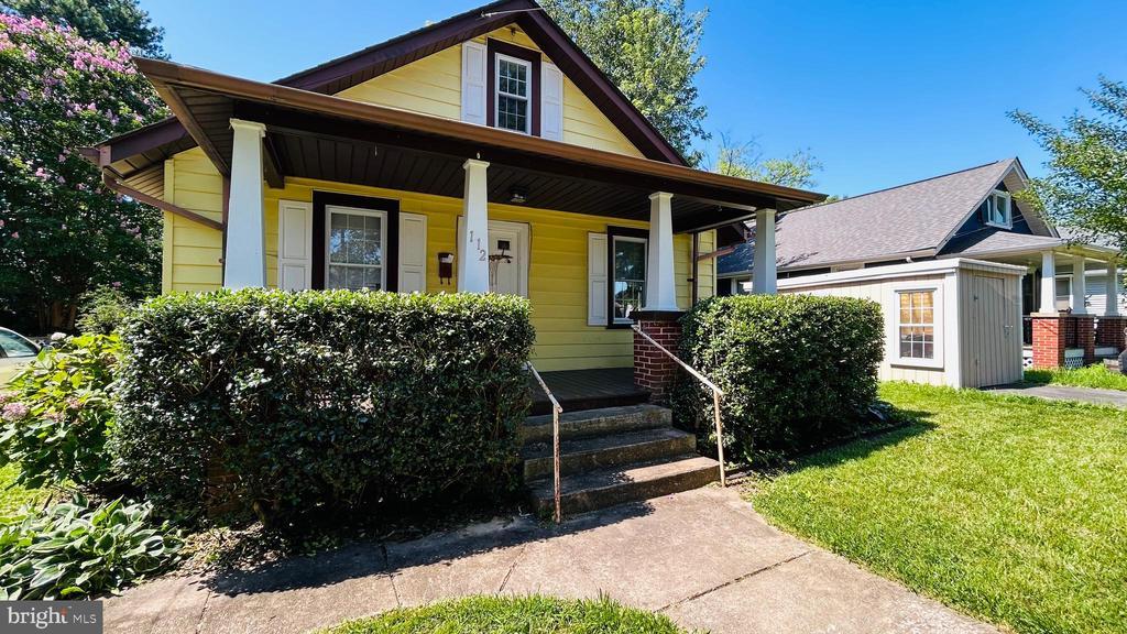 Primary Photo - 112 Oak St