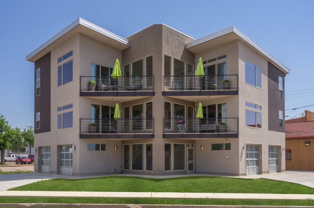 Foto principal - 210 Pueblo Ave