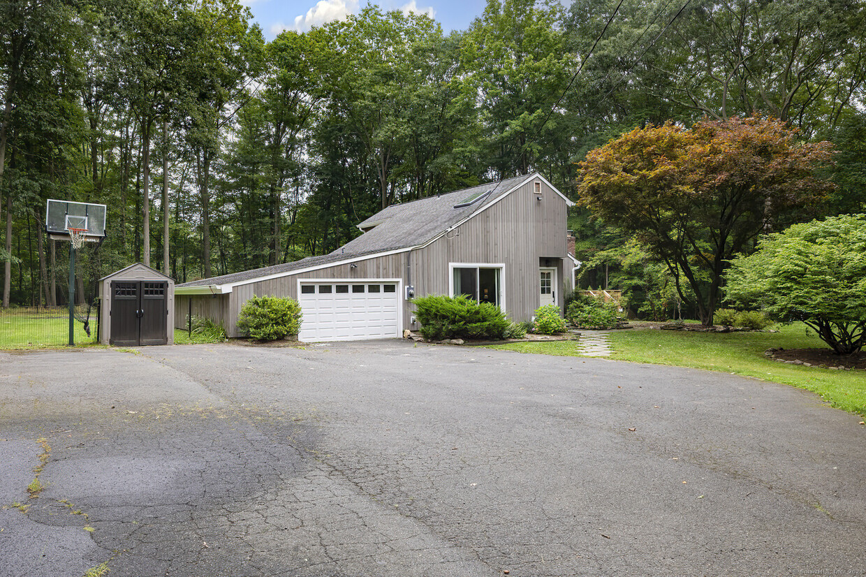 Primary Photo - 36 S Olmstead Ln