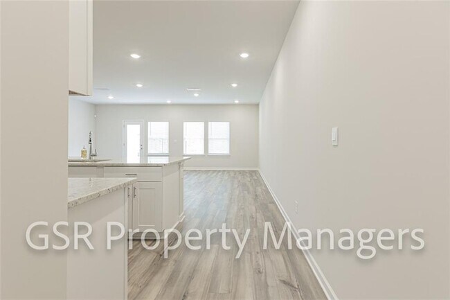 Building Photo - 377 Timberland Ave