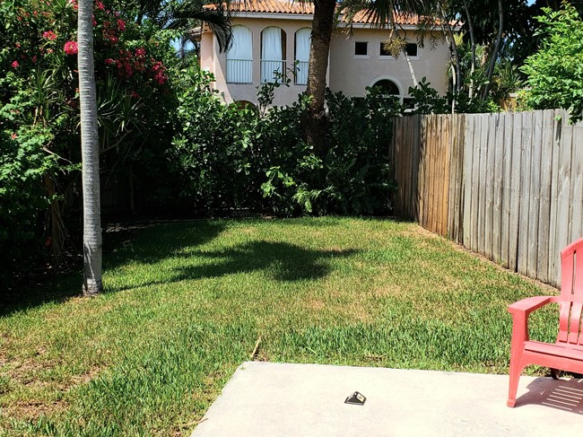 Building Photo - 829  Flamingo Drive
