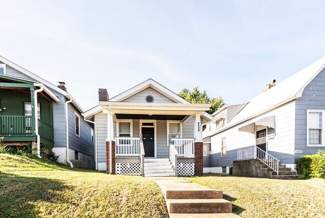 Foto del edificio - Beautiful Renovated 2 Bed 1 Bath Home