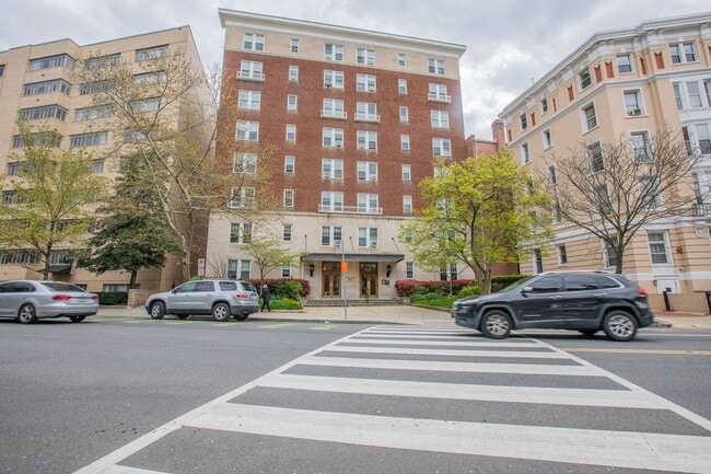 Building Photo - Charming Studio Condo Unit in Adams Morgan!