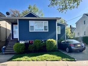 Building Photo - 260 Maple Ave