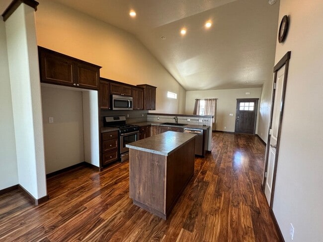 Building Photo - Beautiful home in the Landings at Waterford