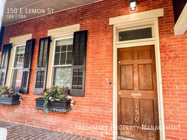 Building Photo - Beautiful and Spacious City Town Home