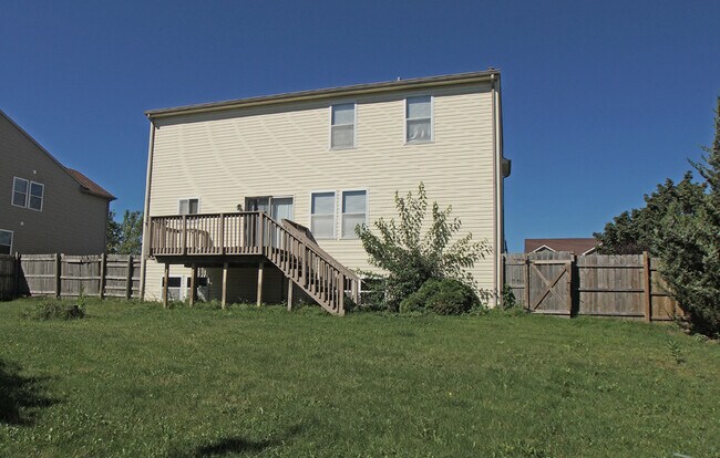Building Photo - 440 Stone Hollow Dr