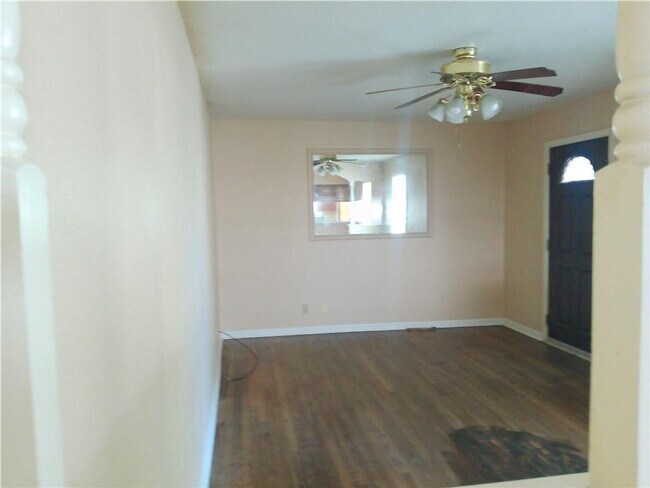 Building Photo - 1438 Ormond Dr