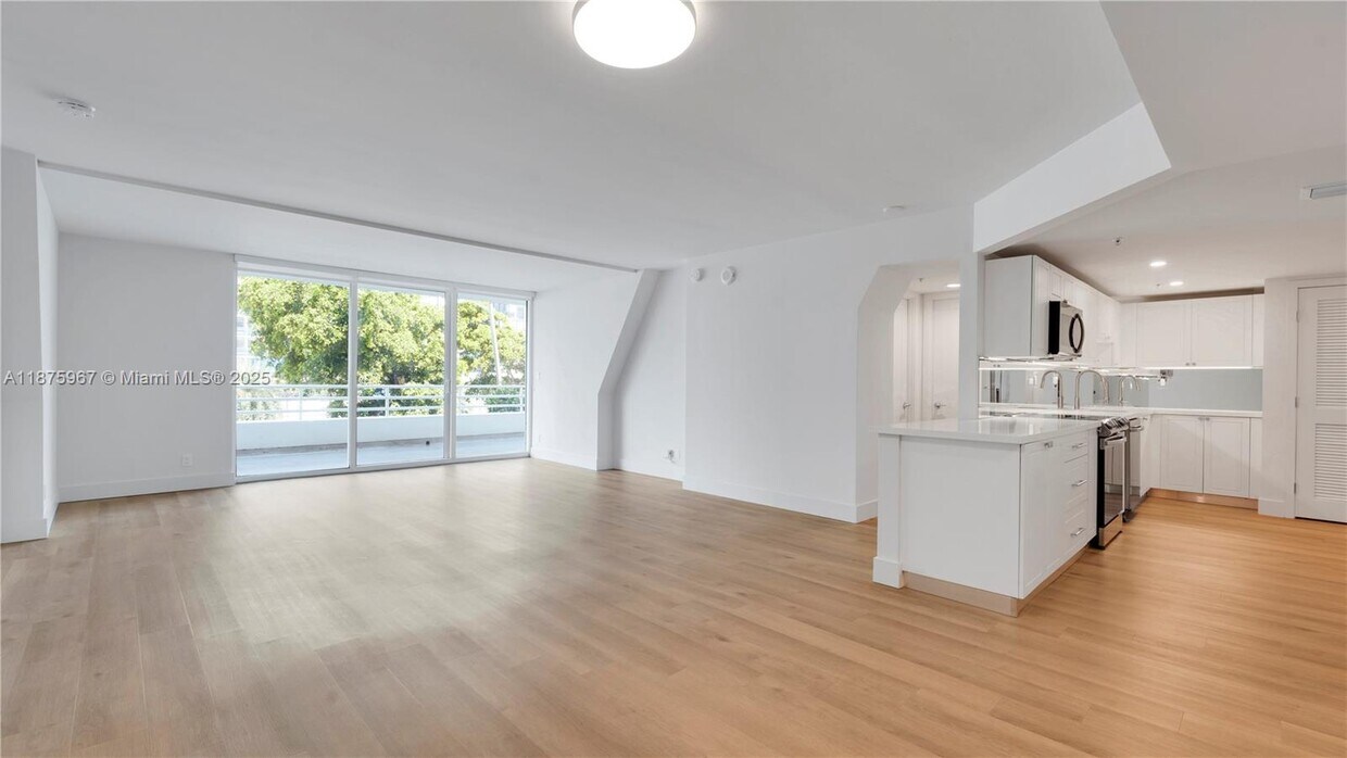 Foto principal - 555 NE 34th St