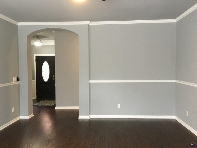 Building Photo - 101 Oldfield Ct