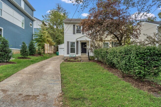 Building Photo - Charlotte Park Charm