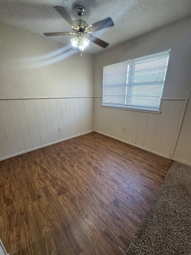 Building Photo - Charming 3-Bed Home with 1.5 Baths in Lubb...