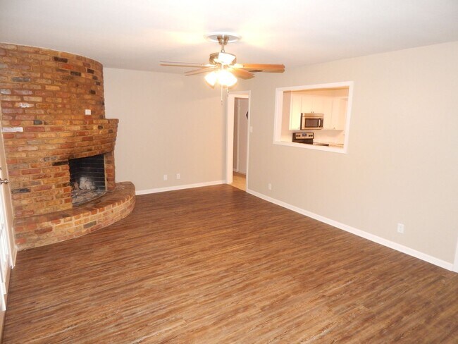 Foto del edificio - Coming Soon, Beautiful 3 Bedroom, 2 Bath Home w/Storage Building in Tyler!