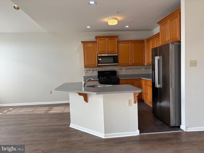 Foto del edificio - 17 Lincoln Dr