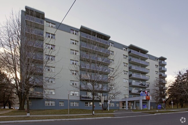 Photo principale - 2020 Cliff Rd