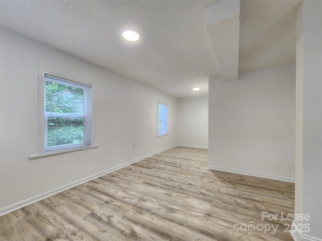 Foto del edificio - 706 N Caldwell St