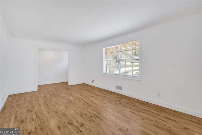 Foto del edificio - 3819 Dora Dr SE