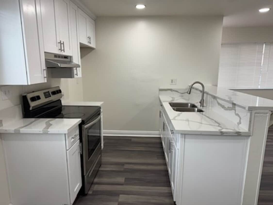 Fully Renovated 2-Bedroom Condo in Highlan... - Fully Renovated 2-Bedroom Condo in Highlan...