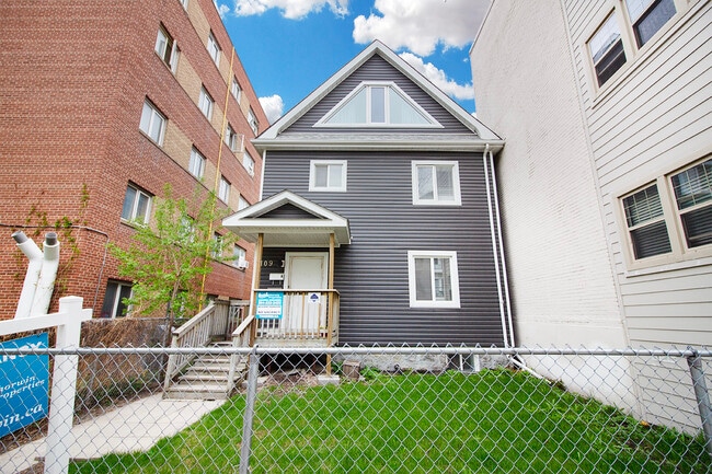 Building Photo - 109 Clarke St
