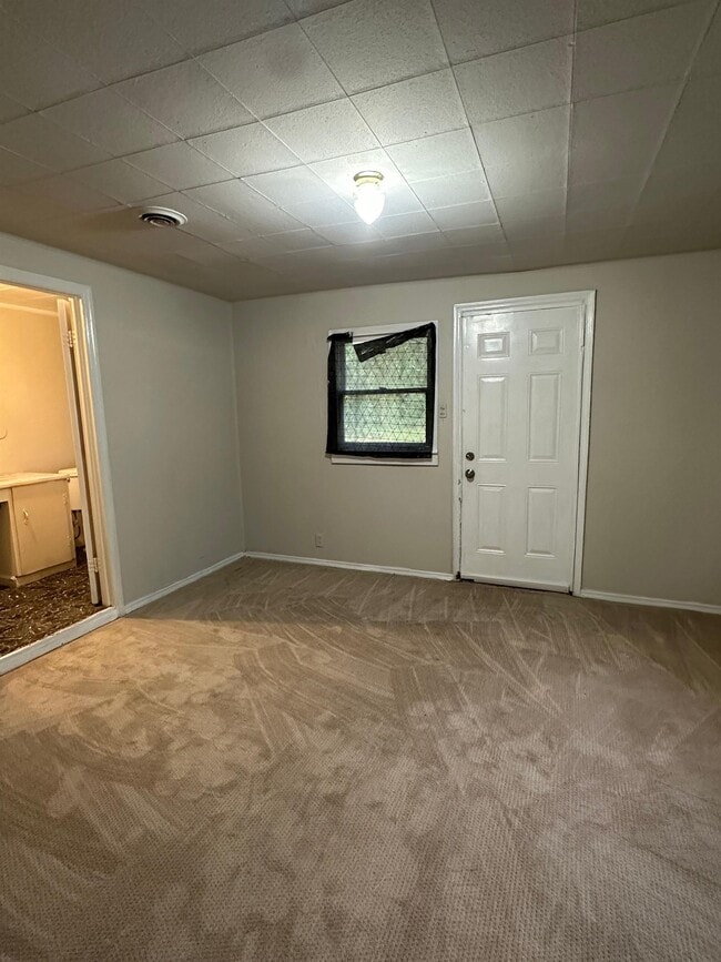 Building Photo - 2741 Coral Way