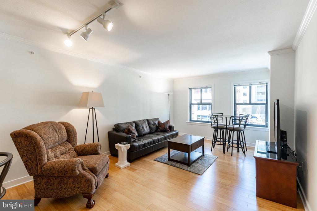 Primary Photo - 616 E St NW