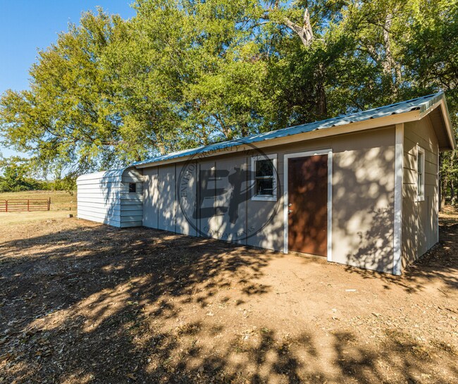 Building Photo - 2817 Hwy 6