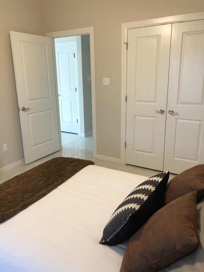 Building Photo - Cherokee Apts