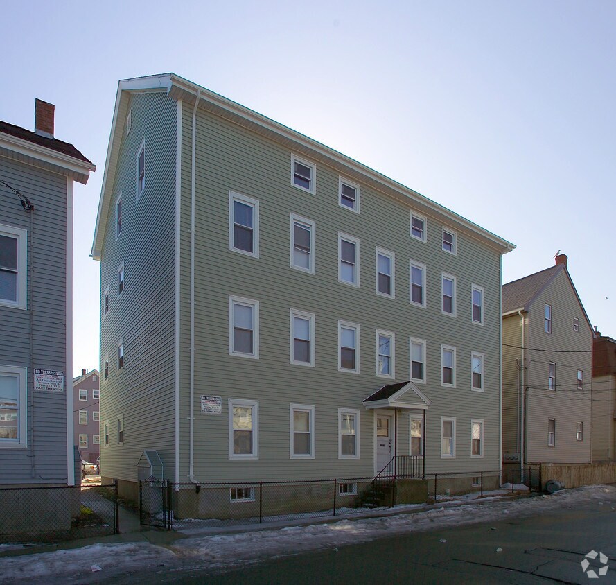 466 3rd St, Fall River, MA 02721 Apartments in Fall River, MA