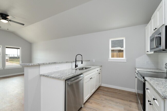 Foto del edificio - Move-In Ready Gem with No Application Fee!