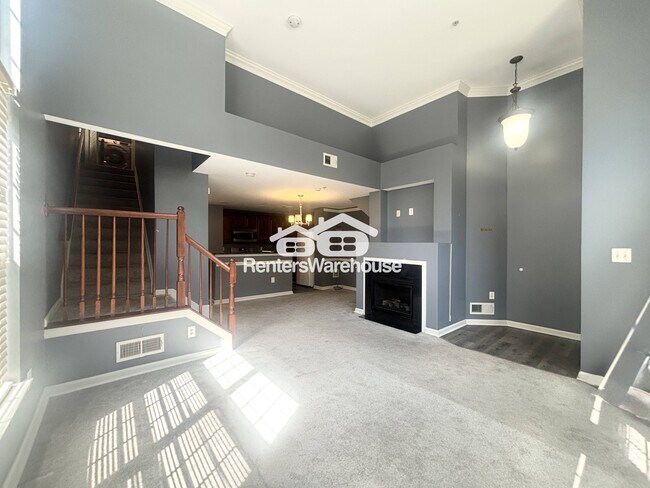 Foto del edificio - 923 Pine Forest Ln