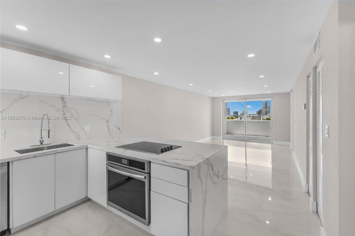 Photo - 1331 Lincoln Road, Miami Beach, FL 33139 - 2 BR 2 BA condo