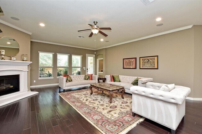Building Photo - 18113 Lipan Apache Cove