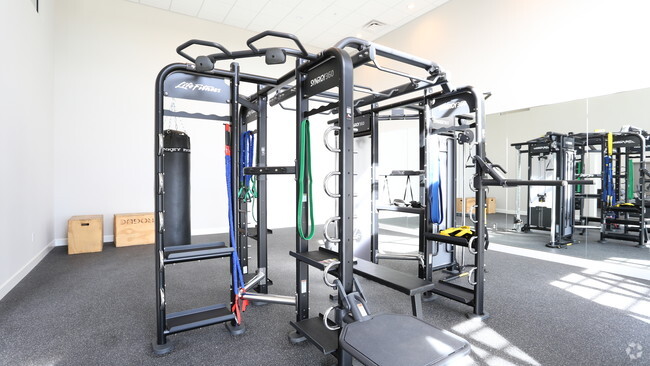 Free weights | Luxury Apartments Columbus Ohio | Mirada - Mirada Apartments