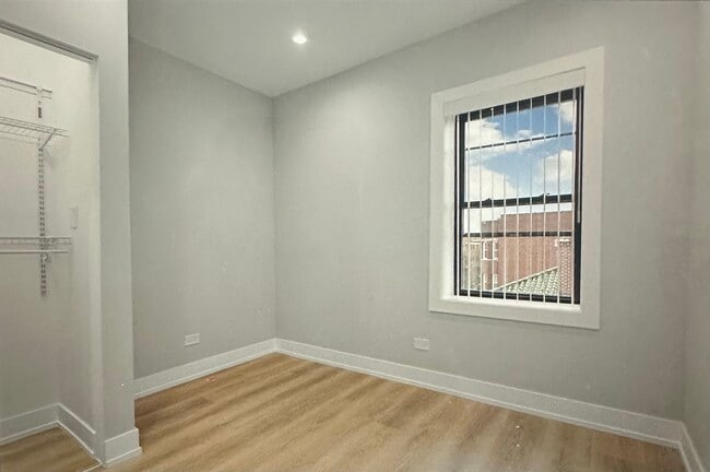 Foto del edificio - 1552 W Juneway Ter