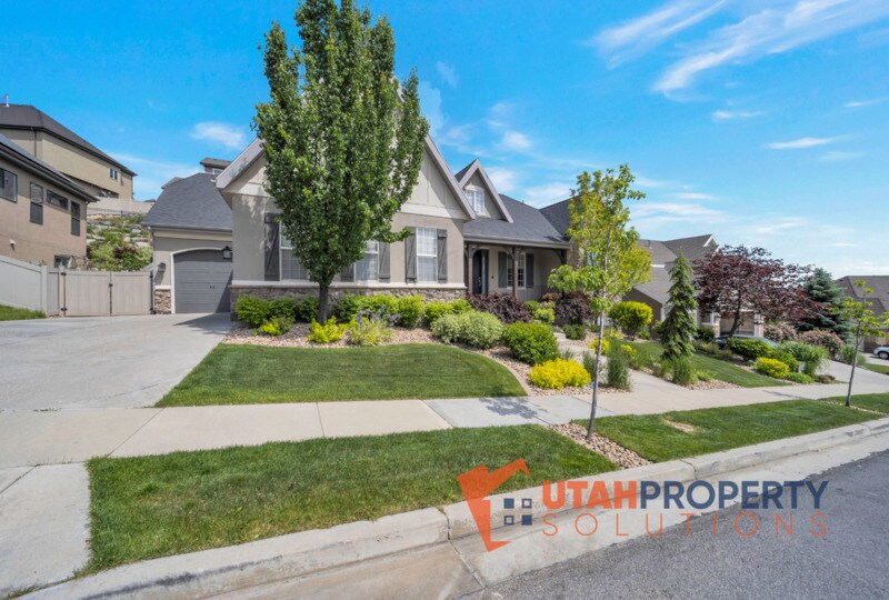 Primary Photo - 5146 N Ravencrest Ln