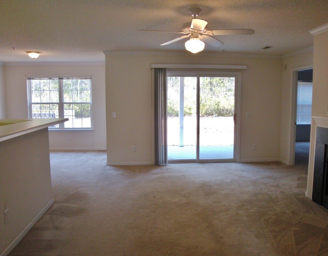 Primary Photo - 1601 Willoughby Park Ct