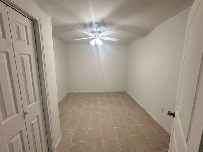 Foto del edificio - 2415 Blackridge Rd