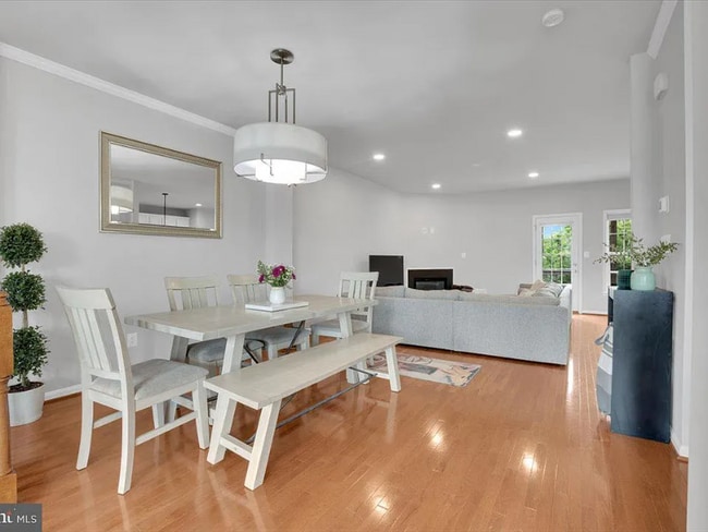 Photo - 25086 Magnetite Terrace (Aldie, VA) Townhome