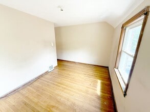 Building Photo - 4719 W 125th St