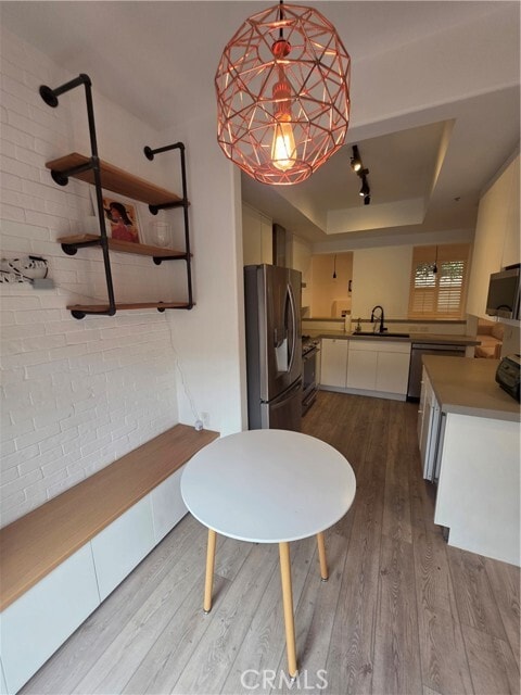 Building Photo - 240 S Mentor Ave