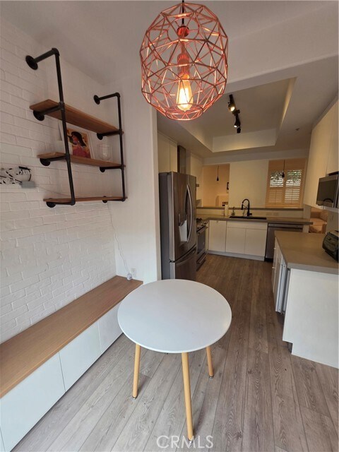 Foto del edificio - 240 S Mentor Ave